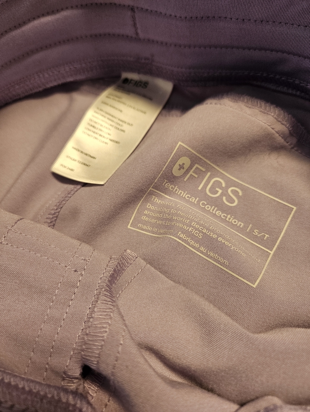 Figs Kade Cargo Scrub Lavender Pants Size S - Picture 4 of 10
